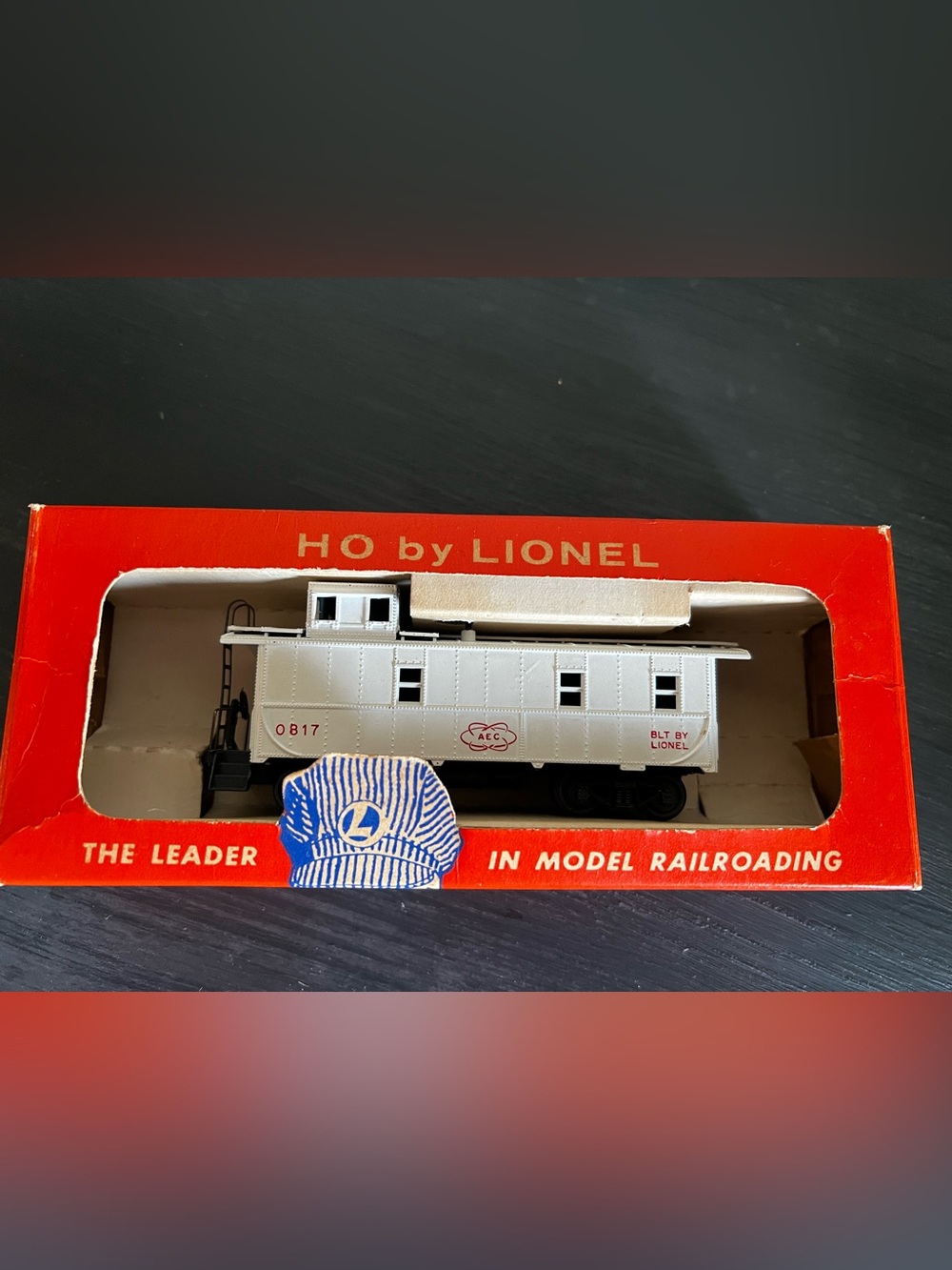 Vintage Lionel HO Scale 0817 White AEC Caboose Model